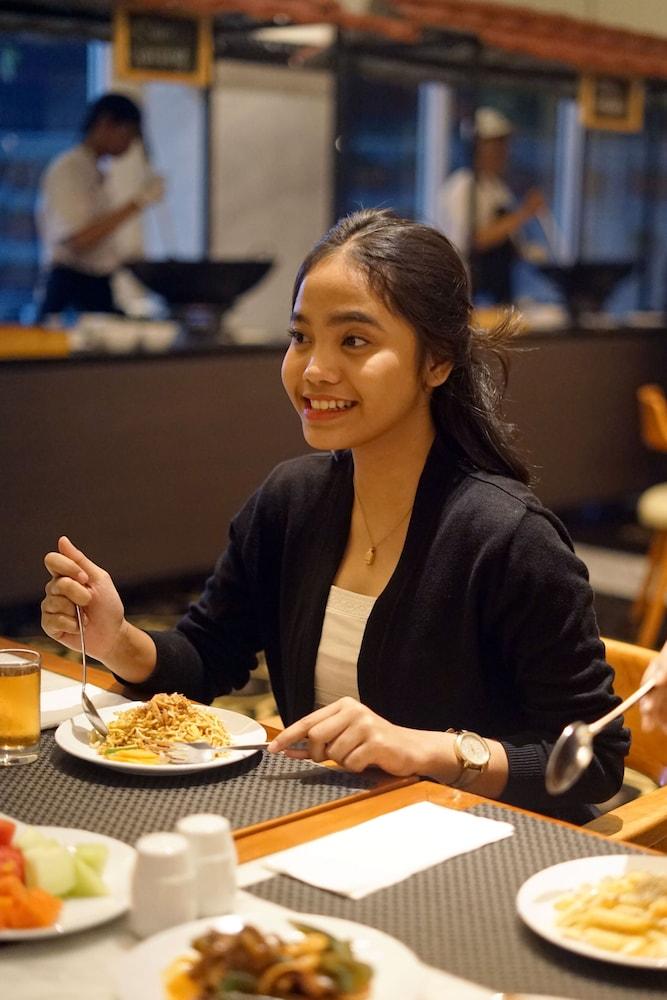 Horison Ciledug Jakarta Jacarta Exterior foto