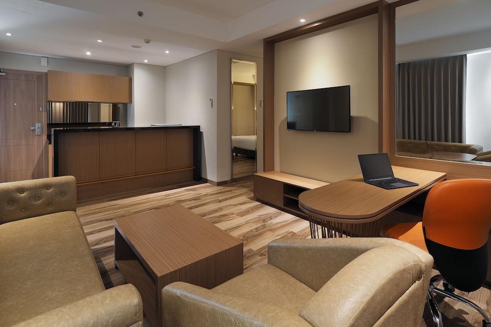 Horison Ciledug Jakarta Jacarta Exterior foto